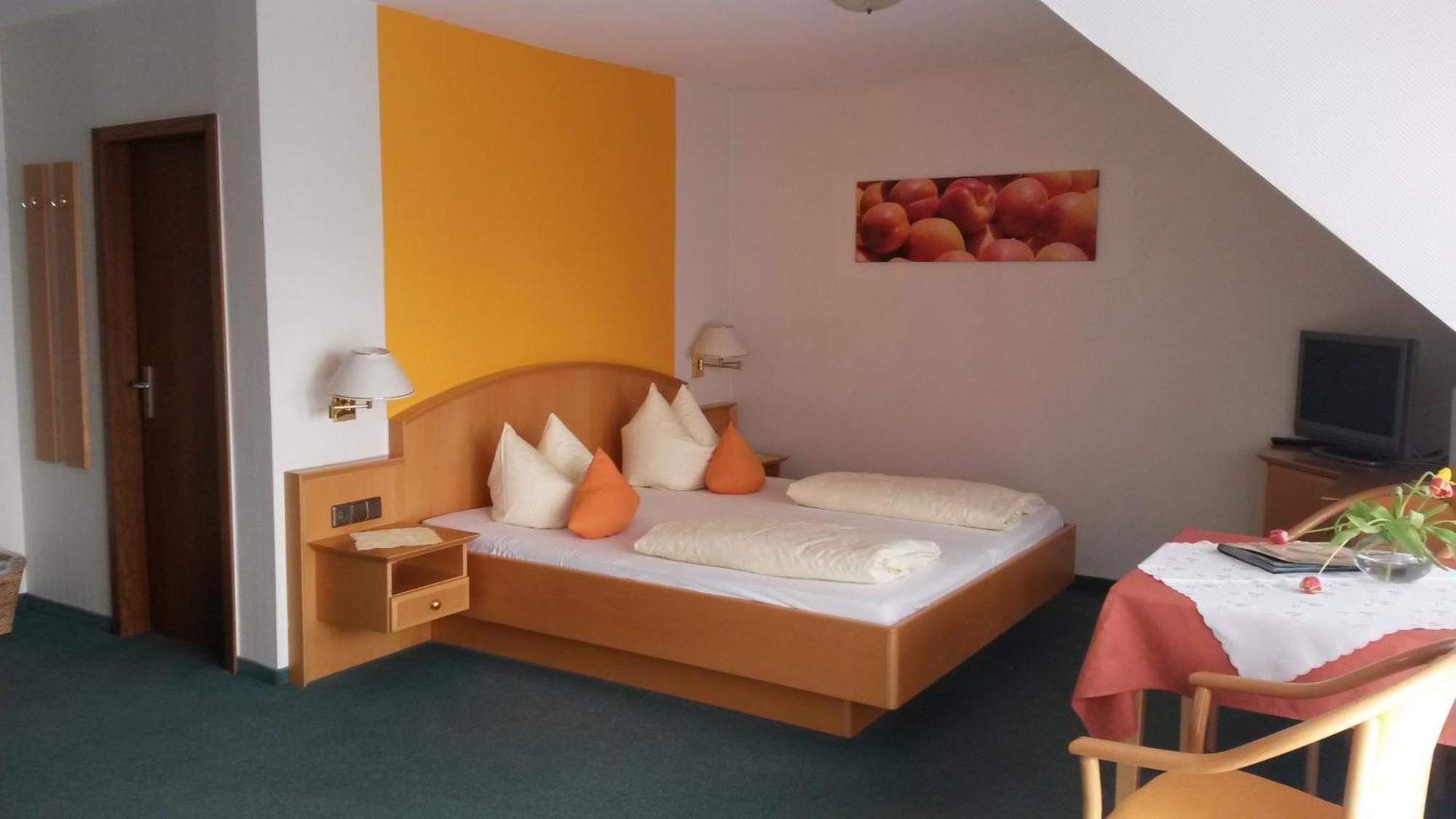 ハーグナウ Winzerhof Saupp Bed & Breakfast エクステリア 写真